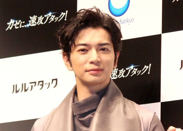 松本潤、黒コート姿がカッコいい！「ルルアタック」CM発表会：フォトギャラリー