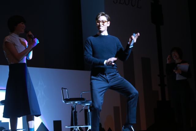 BIGBANGのT.O.Pことチェ・スンヒョン、サプライズの誕生祝いに歓喜！フォトギャラリー（2枚目）