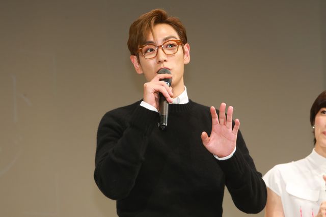 BIGBANGのT.O.Pことチェ・スンヒョン、サプライズの誕生祝いに歓喜！フォトギャラリー（5枚目）