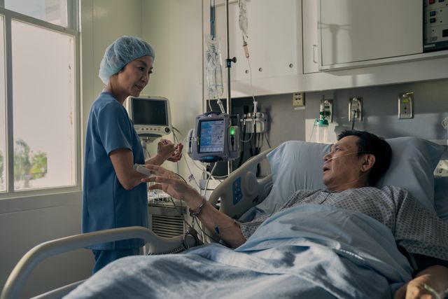 ミシェル・ヨー主演、Netflixシリーズ「ブラザーズ・サン」場面写真（16枚目）