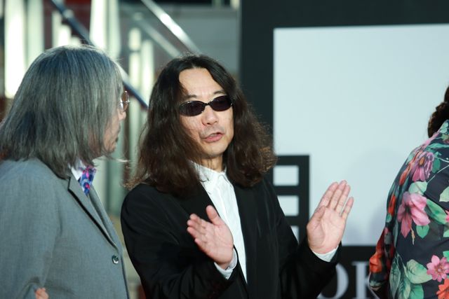 佐々木希のふ、太もも……!!東京国際映画祭レッドカーペットフォトギャラリー3（15枚目）