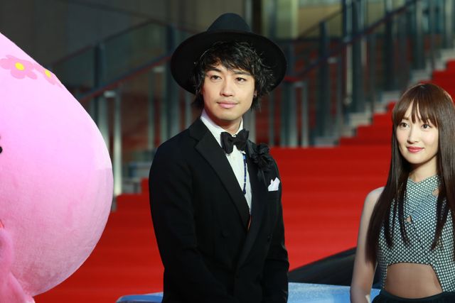 佐々木希のふ、太もも……!!東京国際映画祭レッドカーペットフォトギャラリー3（20枚目）