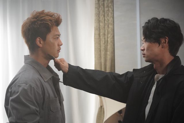 “生ける屍”に囲まれた来美たち…「君と世界が終わる日に」第2話（5枚目）