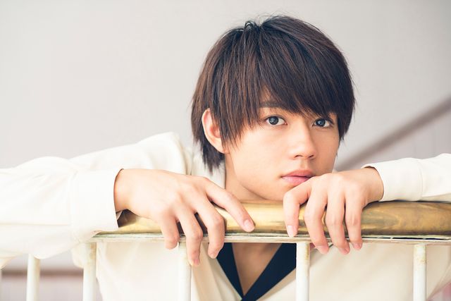 佐野勇斗と温泉旅行気分！カレンダー表紙＆収録カット＜全4枚＞：フォトギャラリー