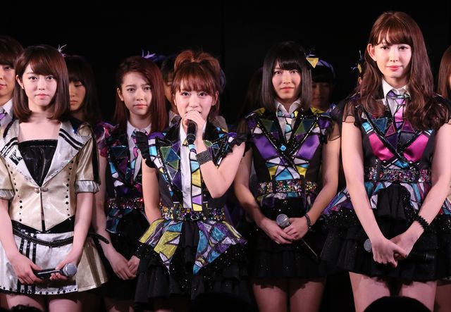 前田敦子、大島優子、篠田麻里子、板野友美…卒業メンバーも大集結！AKB48劇場10周年記念特別公演フォトギャラリー（6枚目）