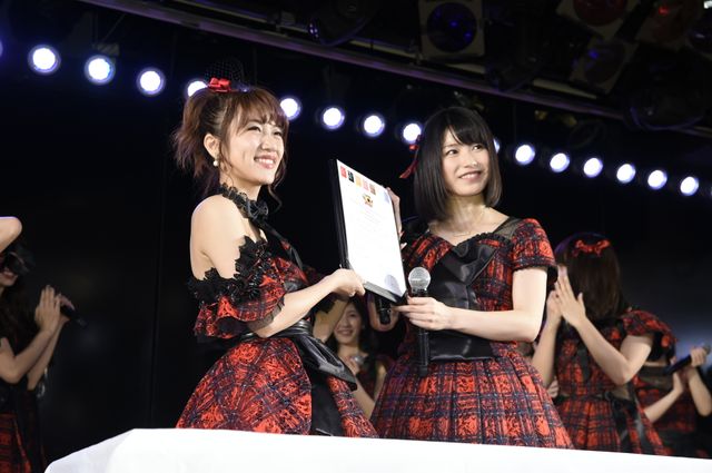 前田敦子、大島優子、篠田麻里子、板野友美…卒業メンバーも大集結！AKB48劇場10周年記念特別公演フォトギャラリー（17枚目）