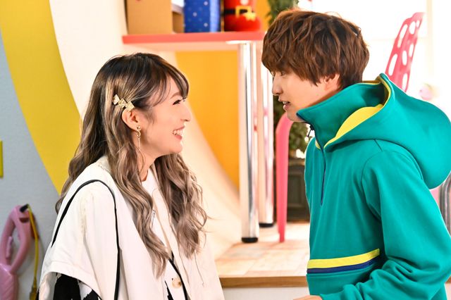 ショウマ＆絆斗がトナカイコスプレ！「仮面ライダーガヴ」第15話場面カット（3枚目）