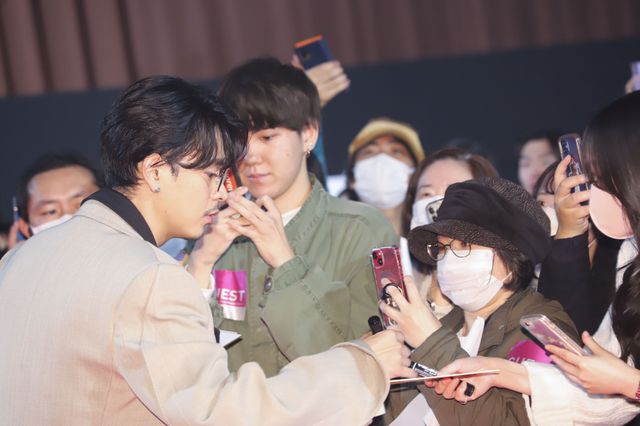 「龍が如く8」長谷川博己＆安田顕＆成田凌らがファンに神対応！レッドカーペットセレモニー＆完成披露会（7枚目）