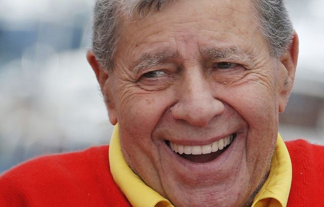 8月20日、米俳優でコメディアンのジェリー・ルイスさんがラスベガスの自宅で死去した。91歳だった。家族の声明によると、老衰による自然死で、20日朝、家族に見守られながら亡くなった。写真は2013年5月撮影