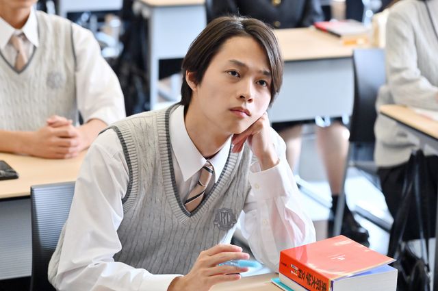 松坂桃李主演・日曜劇場「御上先生」第1話場面写真（7枚目）