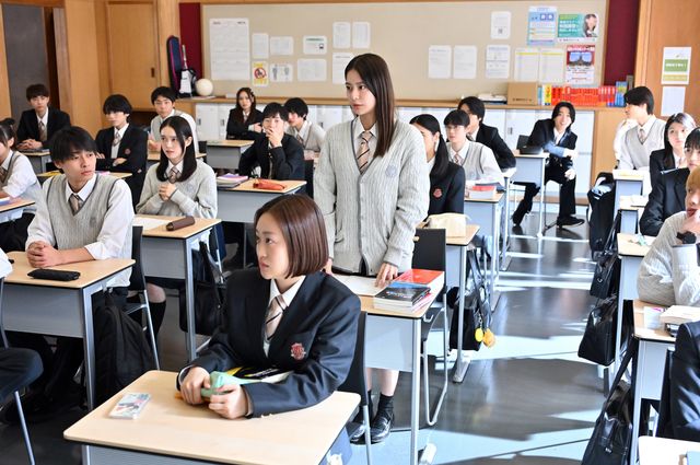 松坂桃李主演・日曜劇場「御上先生」第1話場面写真（14枚目）