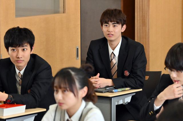 松坂桃李主演・日曜劇場「御上先生」第1話場面写真（16枚目）