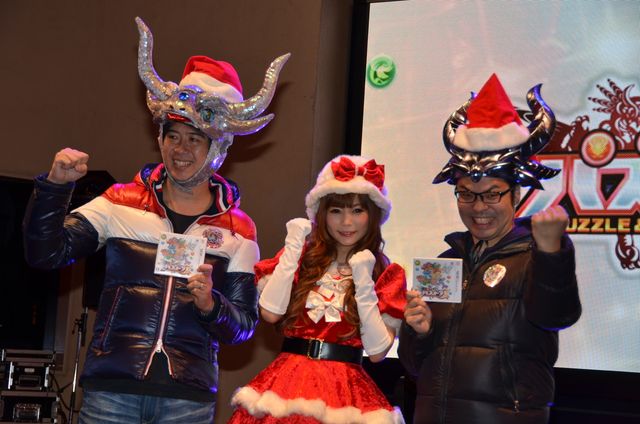 しょこたん、ミニスカサンタ姿で熱唱！　フォトギャラリー（6枚目）