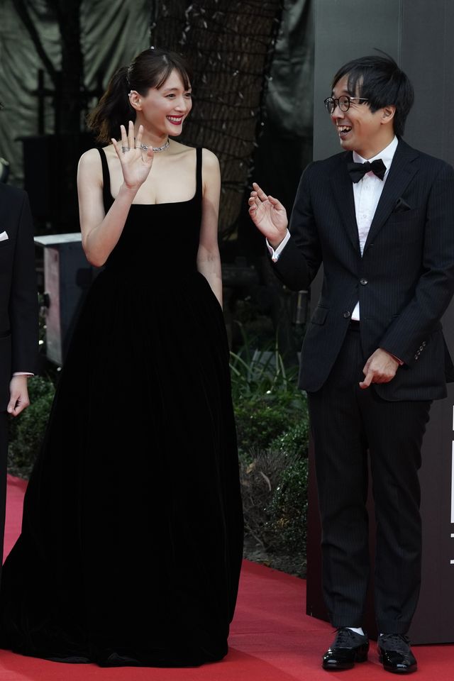 綾瀬はるか、大沢一菜、森井勇佑監督がレッドカーペットに（4枚目）