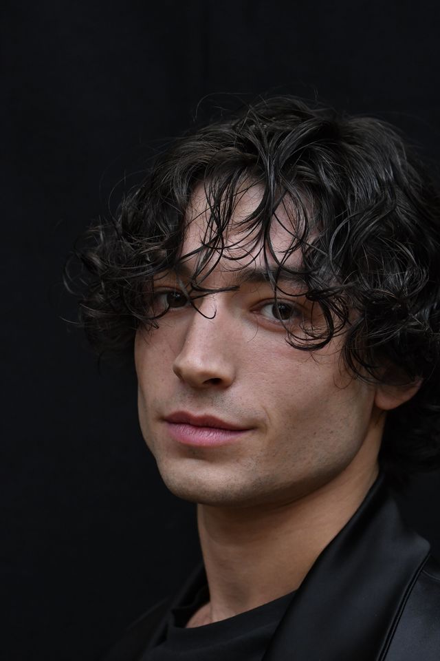 エズラ・ミラーの10年！成長の軌跡（17枚目）