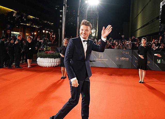 黒やピンクのドレス姿も素敵な内山理名と桜庭ななみ【第2回マカオ国際映画祭】（9枚目）