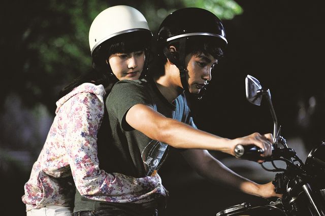 中村蒼、ラーメン屋修行にバイクの猛特訓！橋本愛主演『バースデーカード』ギャラリー（5枚目）