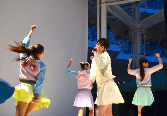 剛力彩芽が地元・神奈川県で凱旋ライブ！フォトギャラリー（7枚目）