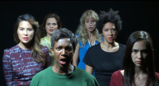 『アネット』古舘寛治・水原希子・福島リラのシーン写真（2枚目）