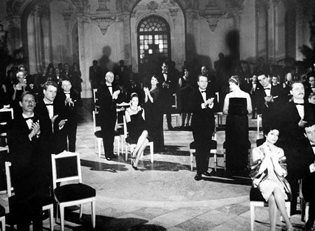 映画『去年マリエンバートで』の画像（5枚目）