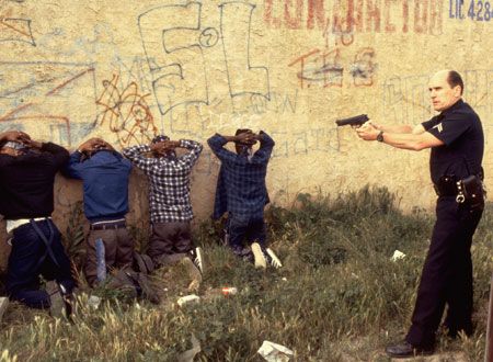 映画『カラーズ/天使の消えた街』の画像（4枚目）