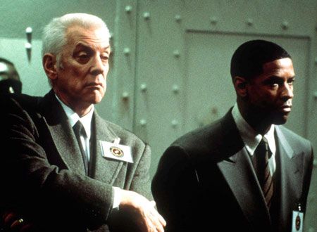 映画『悪魔を憐れむ歌』の画像（2枚目）