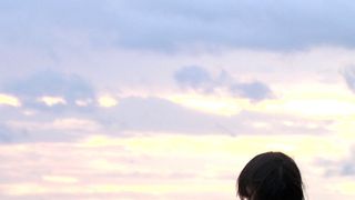 あの娘が海辺で踊ってる