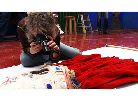 フリーダ・カーロの遺品－石内都、織るように