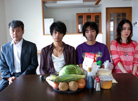 家族ごっこ 15 あらすじ キャスト 動画など作品情報 シネマトゥデイ