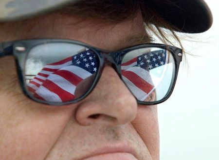 マイケル・ムーアの世界侵略のススメ