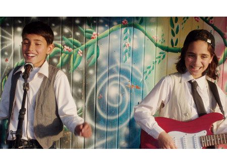 歌声にのった少年