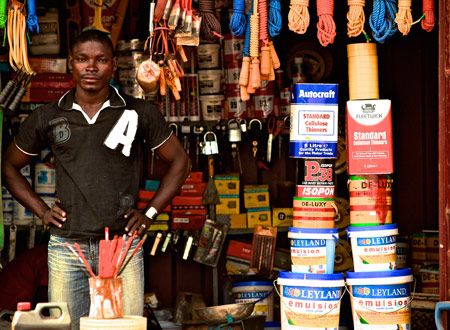 ポバティー・インク　～あなたの寄付の不都合な真実～
