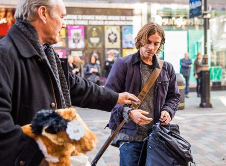 映画『ボブという名の猫　幸せのハイタッチ』の画像（6枚目）