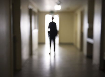 スレンダー 長身の怪人