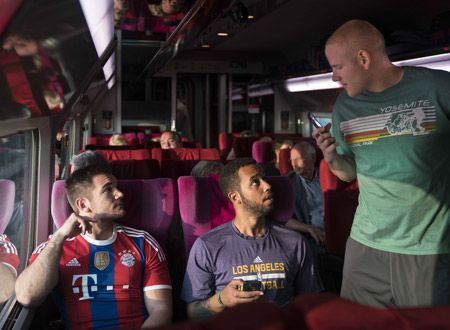 15時17分、パリ行き