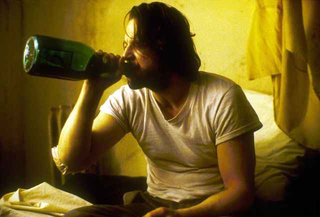 映画『バーフライ』の画像（2枚目）