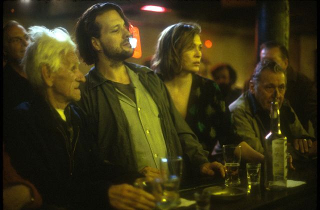 映画『バーフライ』の画像（3枚目）