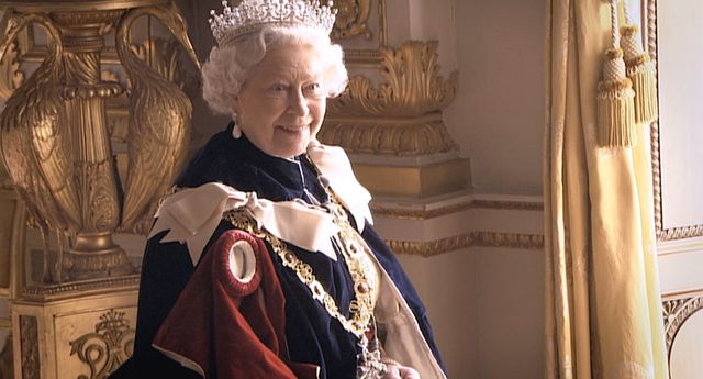 エリザベス　女王陛下の微笑み