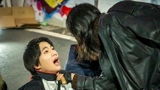 先生！口裂け女です！