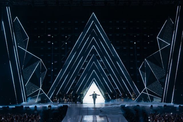 BAEKHYUN: Lonsdaleite [dot] IN CINEMAS