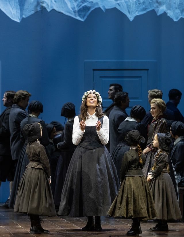 映画『METライブビューイング2025-26／ベッリーニ《夢遊病の娘》』の画像（8枚目）