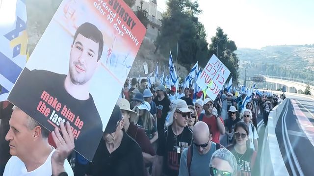 映画『壁の外側と内側』の画像（10枚目）