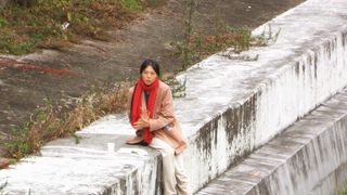 小川のほとりで