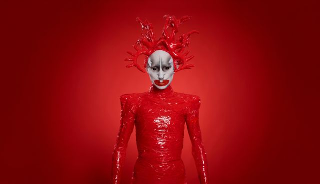 クイーンダム／誕生