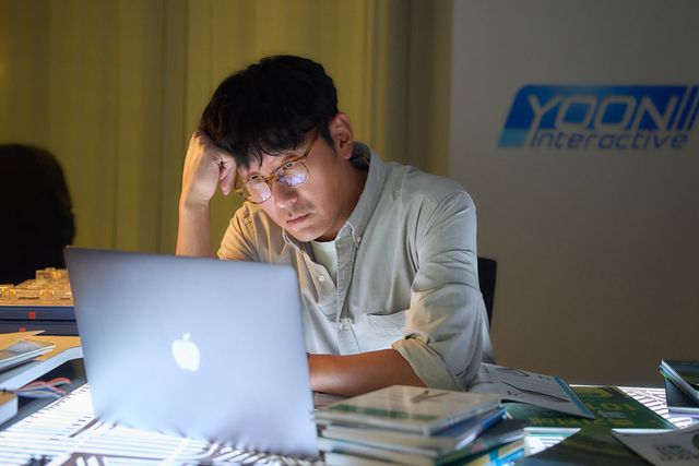 映画『ロビー！　4000億円を懸けた仁義なき18ホール』の画像（8枚目）