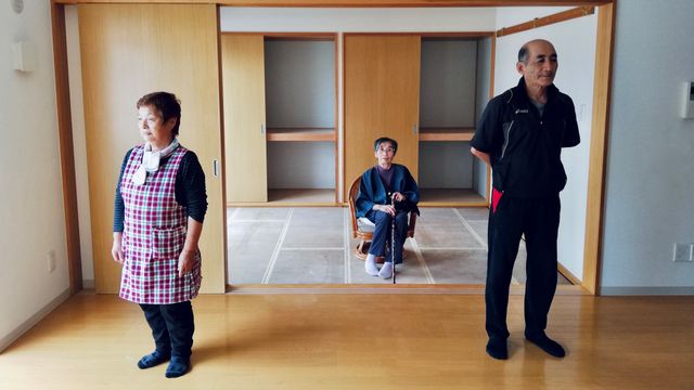 三角屋の交差点で