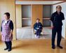 三角屋の交差点で