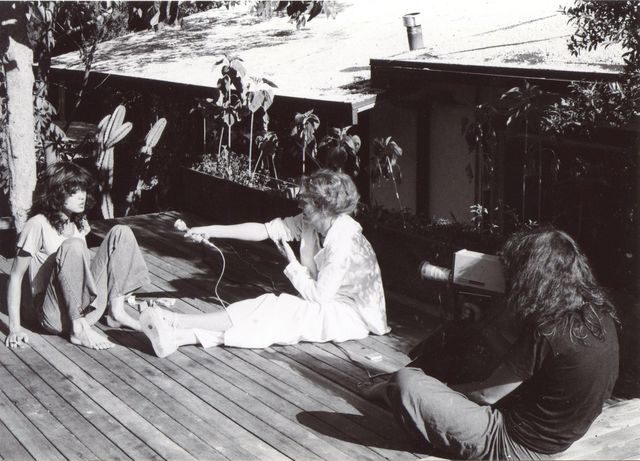 美しく、黙りなさい