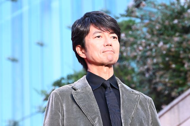 福山雅治＆有村架純ら総勢12名、華麗に登場！映画『ブラック・ショーマン』レッドカーペットイベント（10枚目）