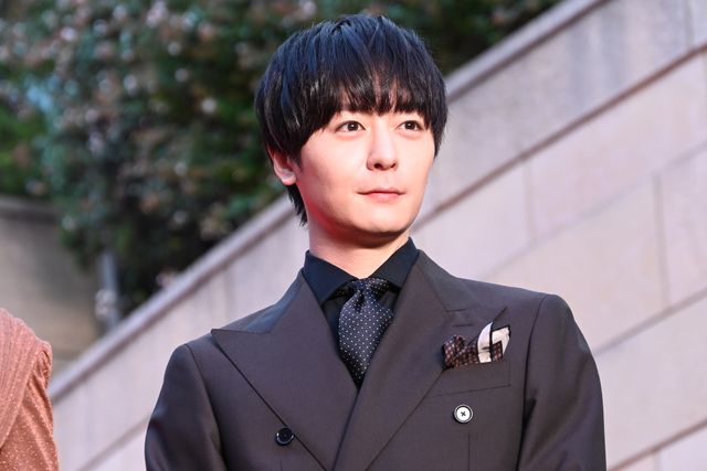 福山雅治＆有村架純ら総勢12名、華麗に登場！映画『ブラック・ショーマン』レッドカーペットイベント（20枚目）